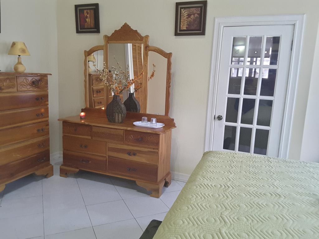 Cazwin Villas Montego Bay Oda fotoğraf