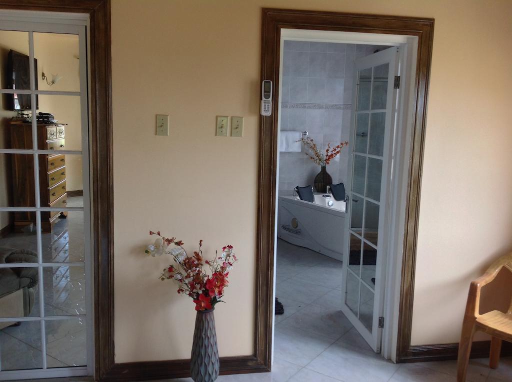 Cazwin Villas Montego Bay Oda fotoğraf