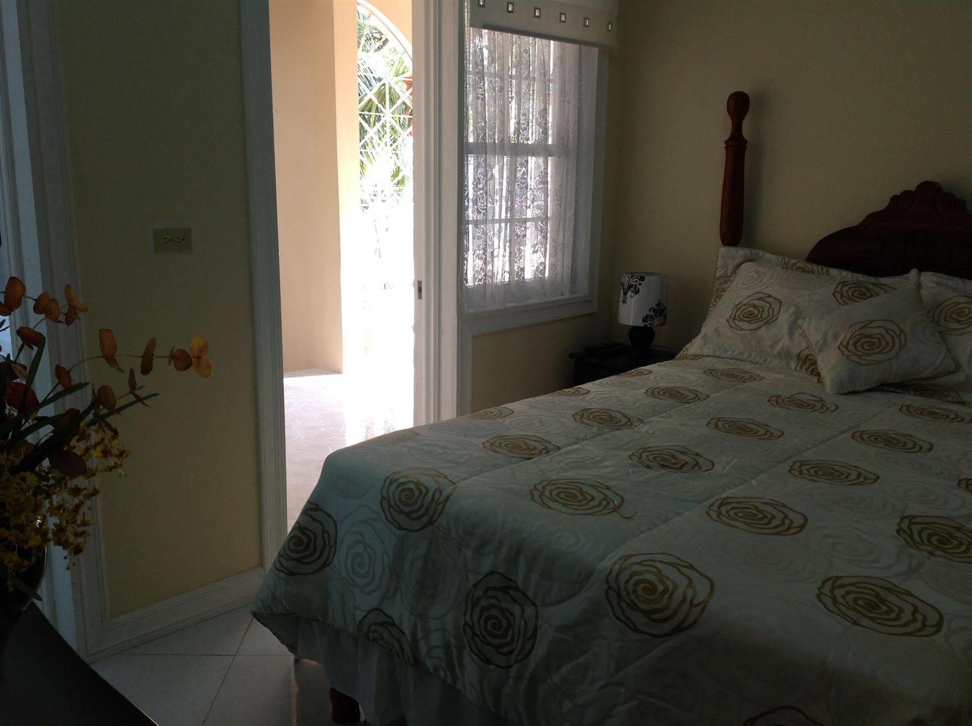 Cazwin Villas Montego Bay Dış mekan fotoğraf