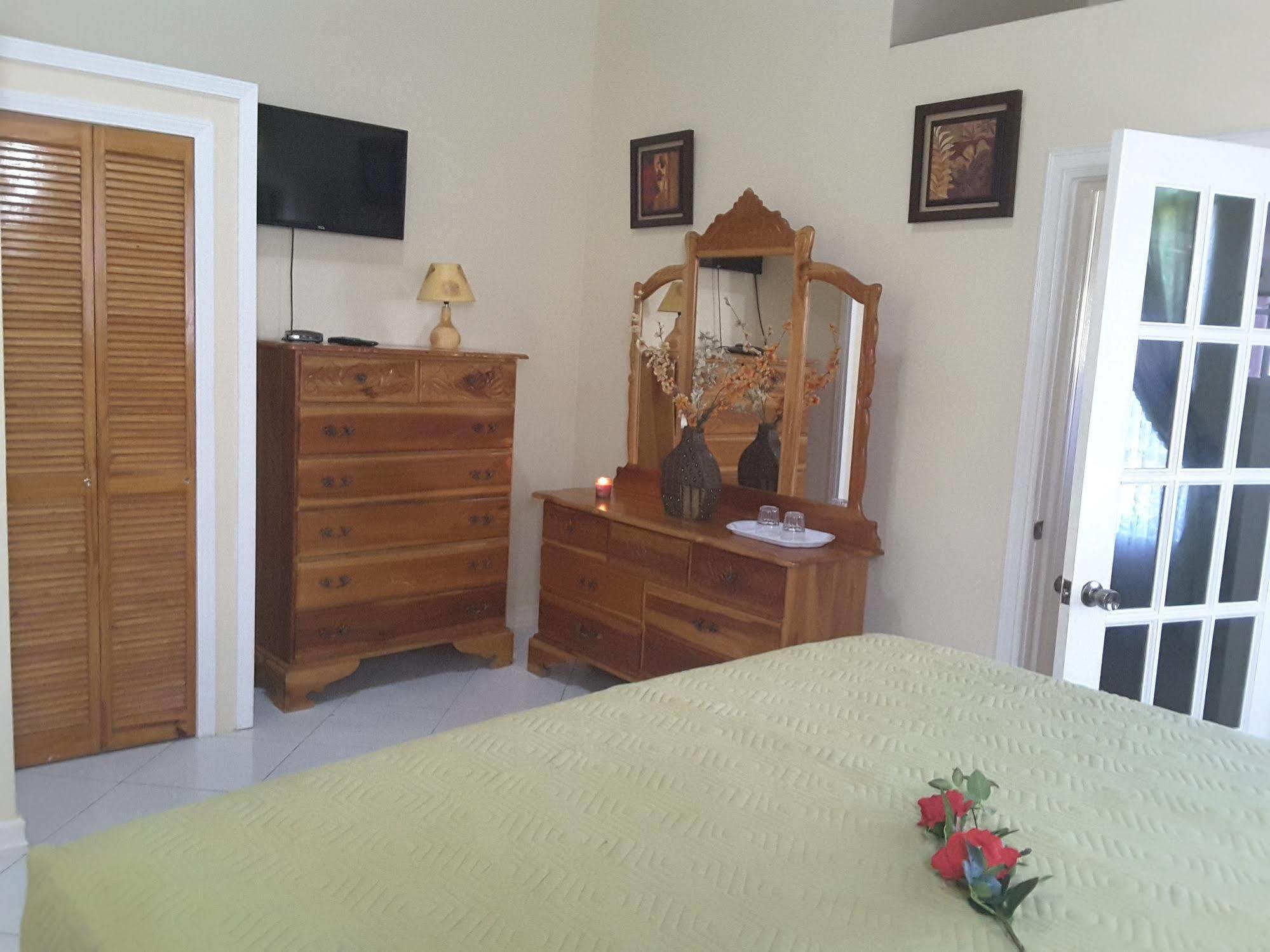 Cazwin Villas Montego Bay Dış mekan fotoğraf